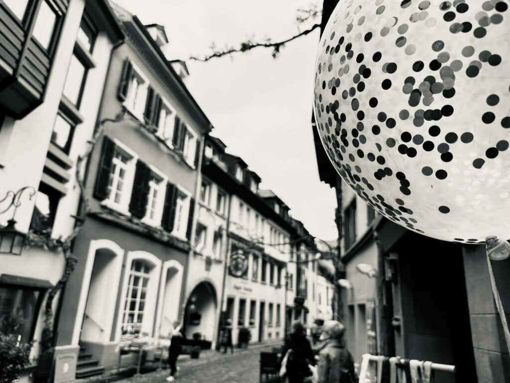 Freiburg | Gasse in S/W | Fotografiert mit einem iPhone