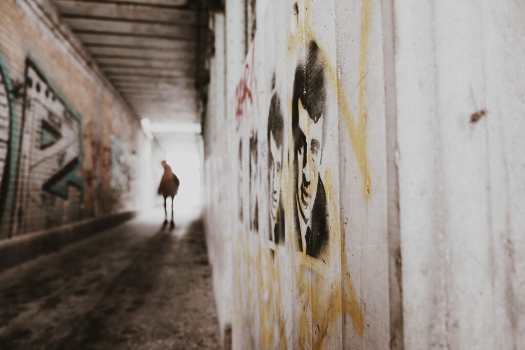 Augsburg | Streetphotography | Graffiti in einer Bahnunterführung