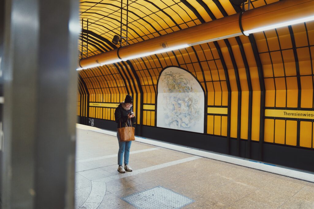 München | U-Bahn | Theresienwiese | Streetfotografie