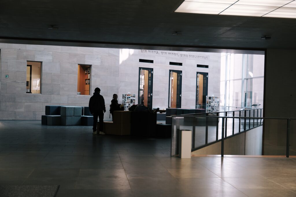 Nürnberg | Neues Museum | Eingangsbereich | Streetphotography