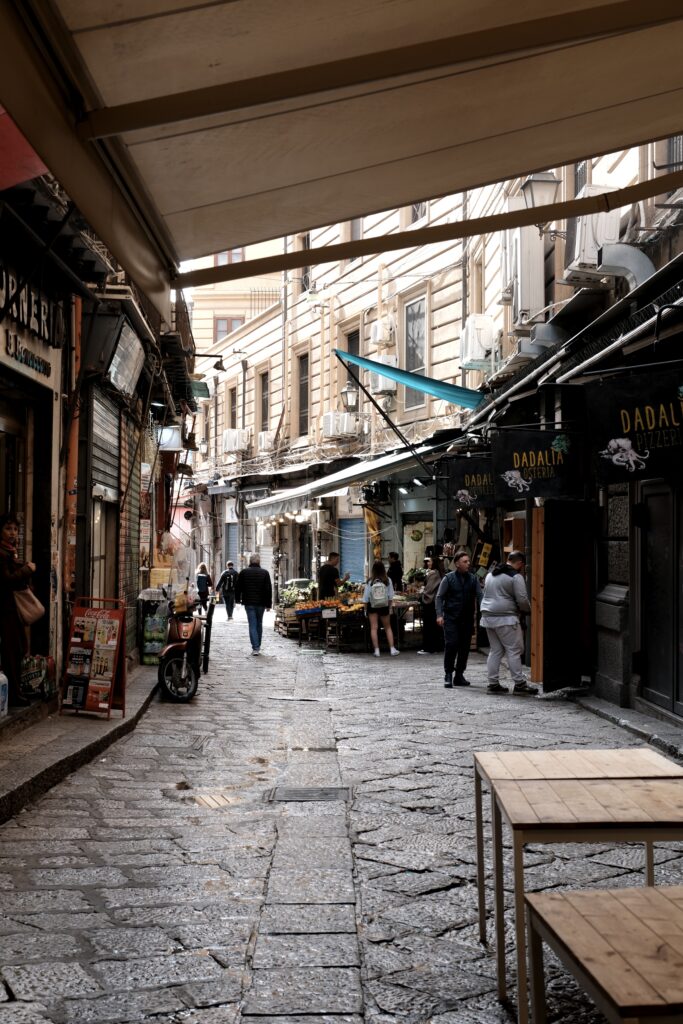DSCF1593 Edited - Im Getümmel der drei traditionellen Märkte von Palermo - Streetfotografie | Landschaftsfotografie | Reisefotografie