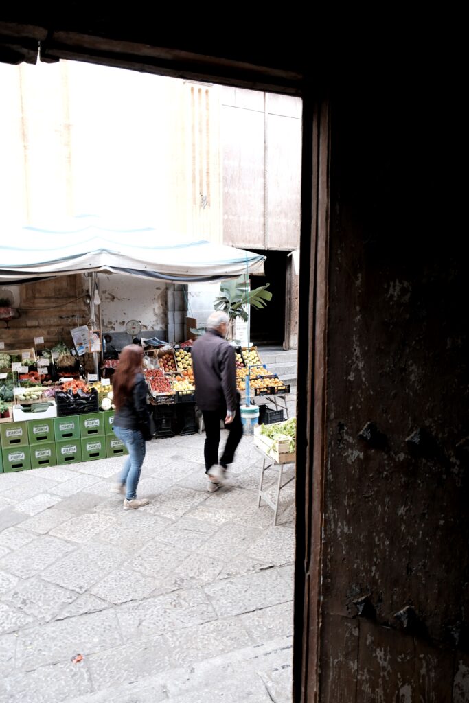 DSCF1976 Edited - Im Getümmel der drei traditionellen Märkte von Palermo - Streetfotografie | Landschaftsfotografie | Reisefotografie