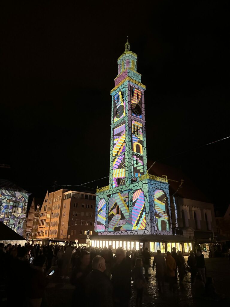 Der Perlachturm während der Augsburger Lichternacht.