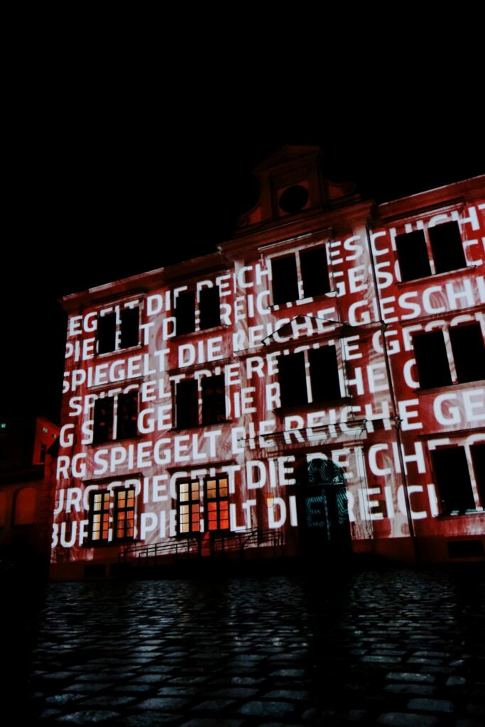 Augsburg Light Nights 2023 Annahof - Augsburg Light Nights 2023 - Die Nacht der Lichter - Streetfotografie | Landschaftsfotografie | Reisefotografie