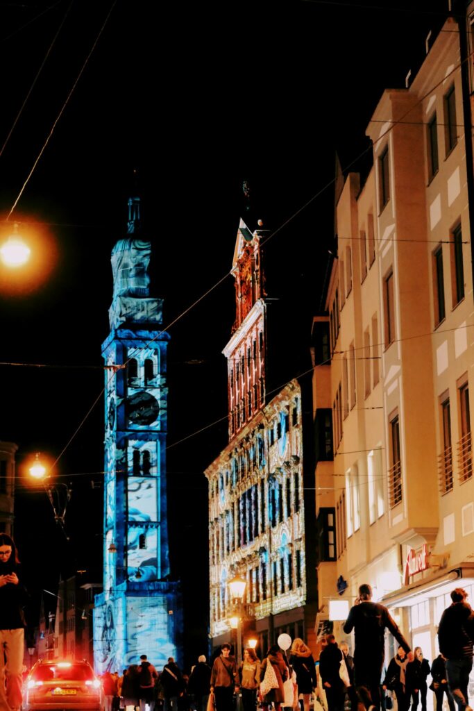 Augsburg Light Nights 2023 Rathausplatz 1 - Augsburg Light Nights 2023 - Die Nacht der Lichter - Streetfotografie | Landschaftsfotografie | Reisefotografie