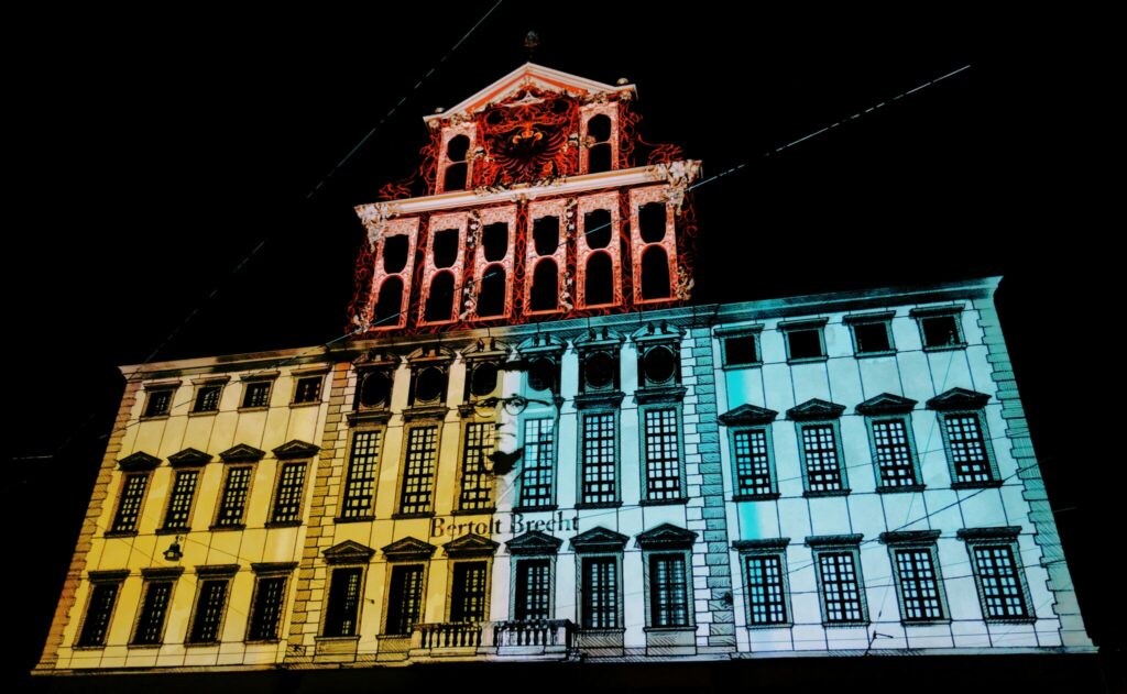 Augsburg Light Nights 2023 Rathausplatz 4 - Augsburg Light Nights 2023 - Die Nacht der Lichter - Streetfotografie | Landschaftsfotografie | Reisefotografie