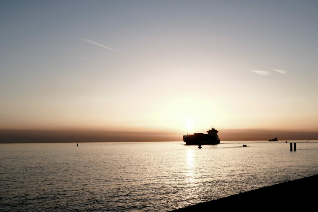 Nordseeküste - Tipps für tolle Fotos in den Dünen - Scherenschnitt - Gegenlicht- Tanker - Schifffahrt