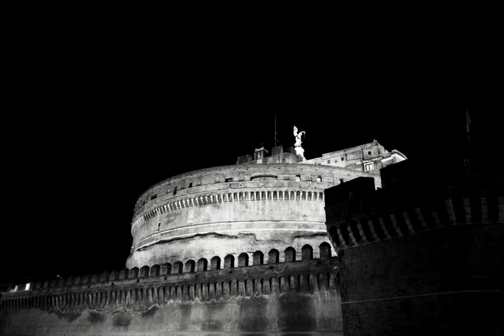 Rom - Engelsburg - Schwarzweißfotografie bei Nacht
