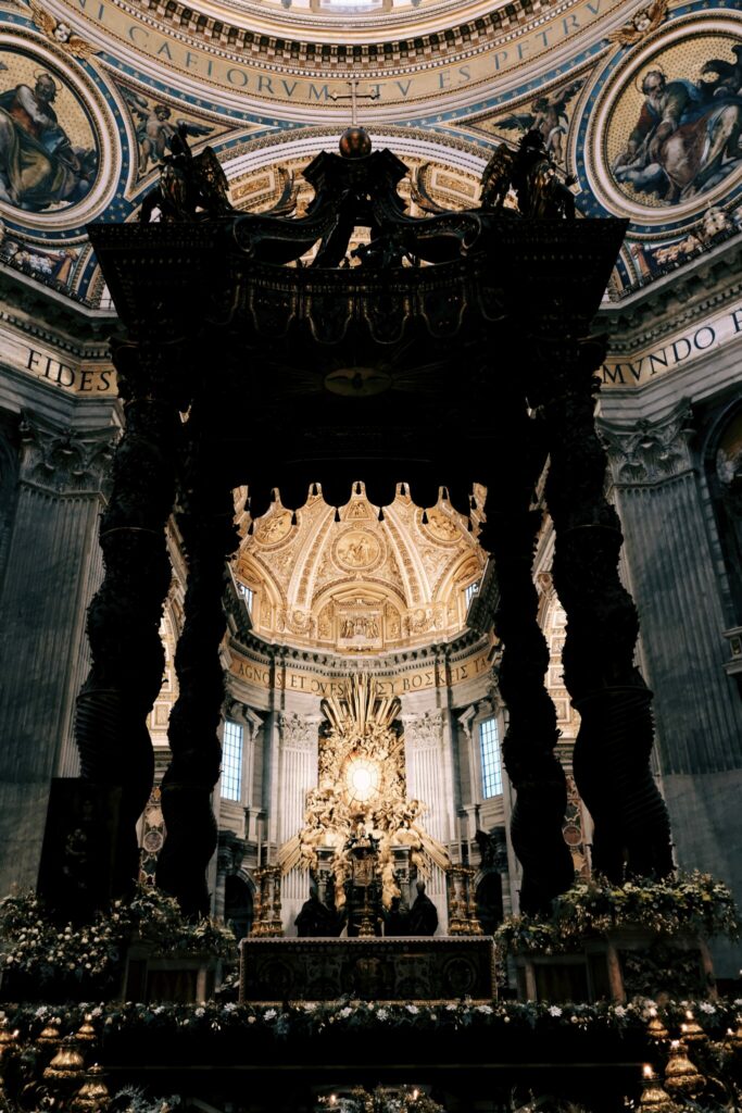 Rom - Vatikan - Blick auf den Altar des Petersdoms