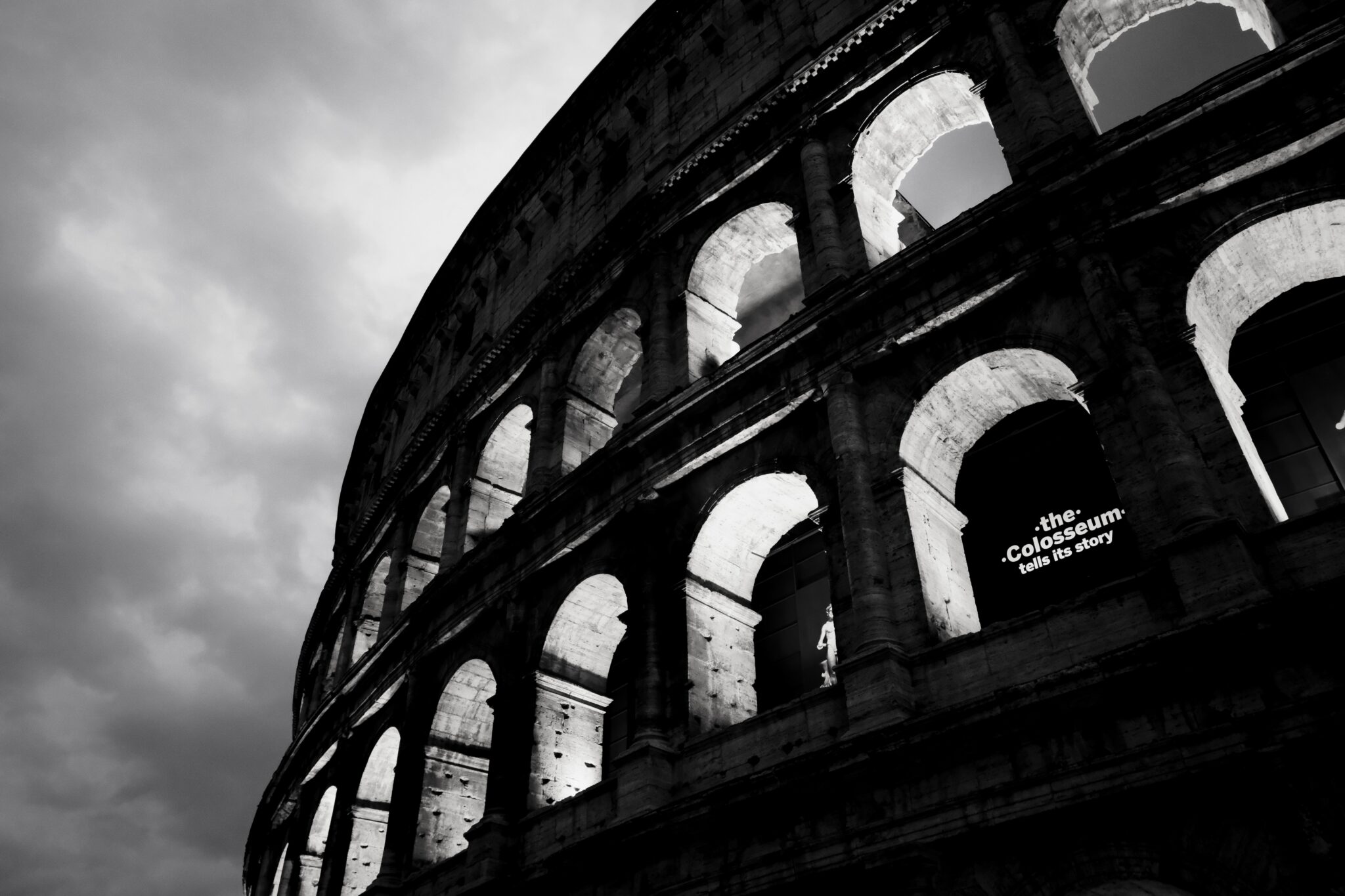 Das Kolosseum bei Tag und Nacht: Eine Fotoreise durch das Antike Rom