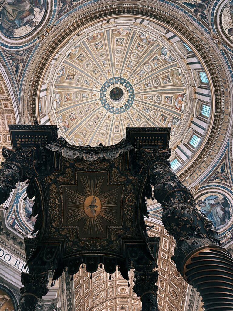 Rom - Vatikan - Blick ins Innere der Kuppel des Petersdoms