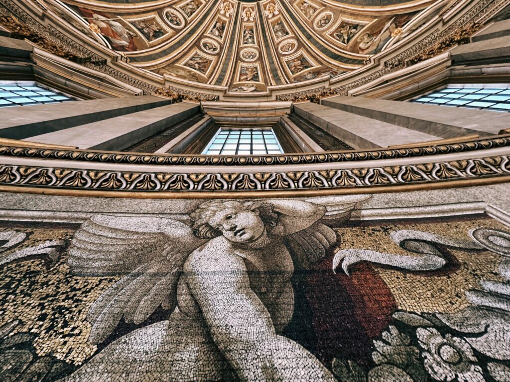 Rom - Vatikan - Mosaiken in der Kuppel des Petersdoms