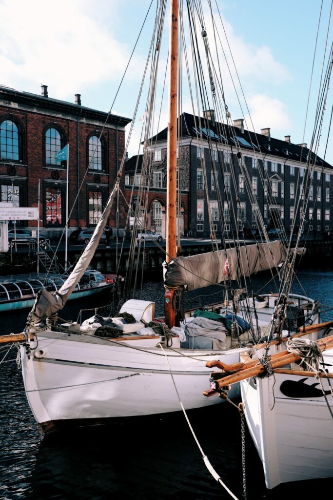 Kopenhagen-Nyhavn-Masten der Segelschiffe